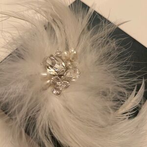 White Feather comb for hair with Crystals
